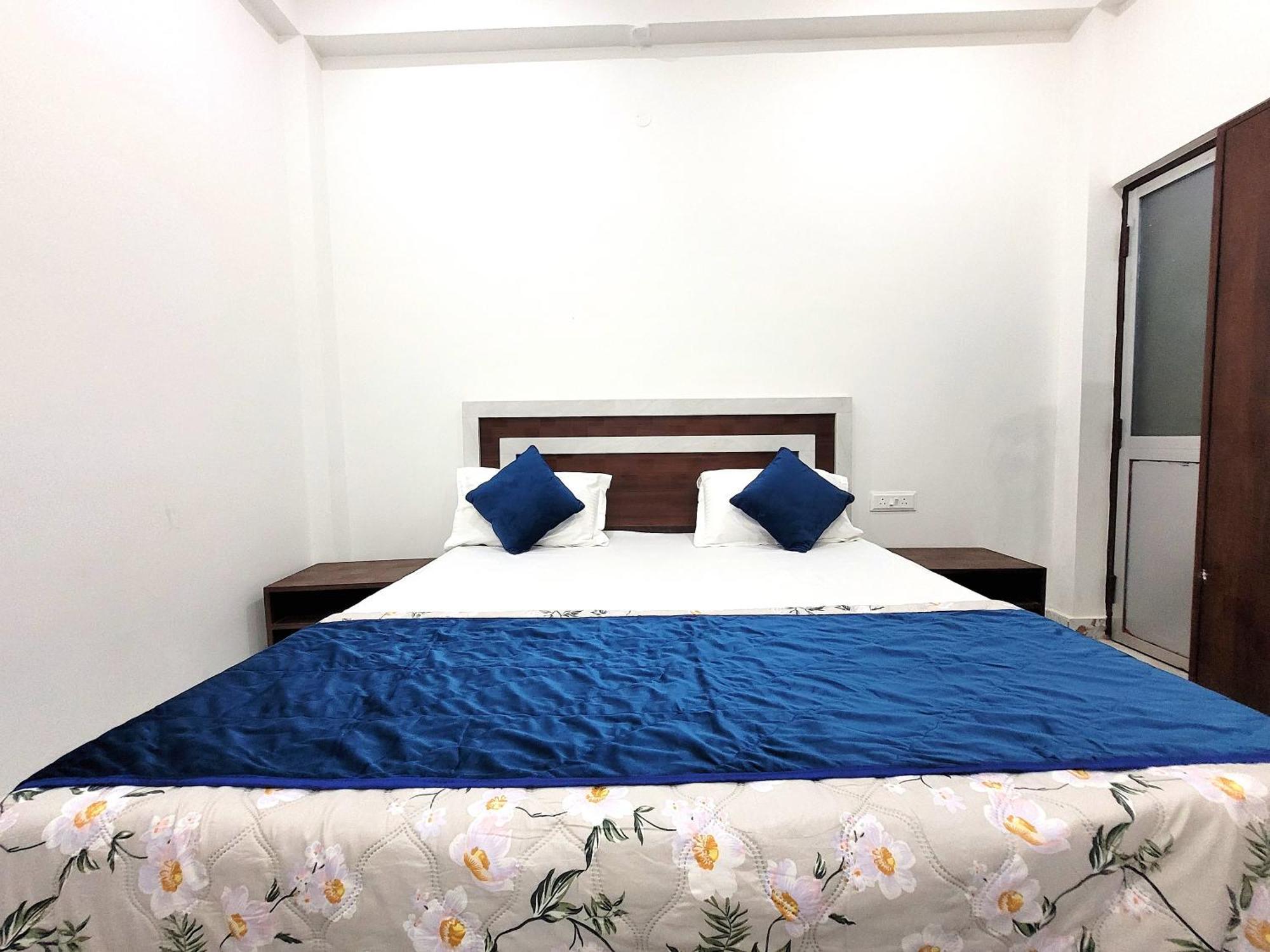 Hotel Ramghat Inn -In Front Of Mandakini River Sitapur Muafi Exterior photo