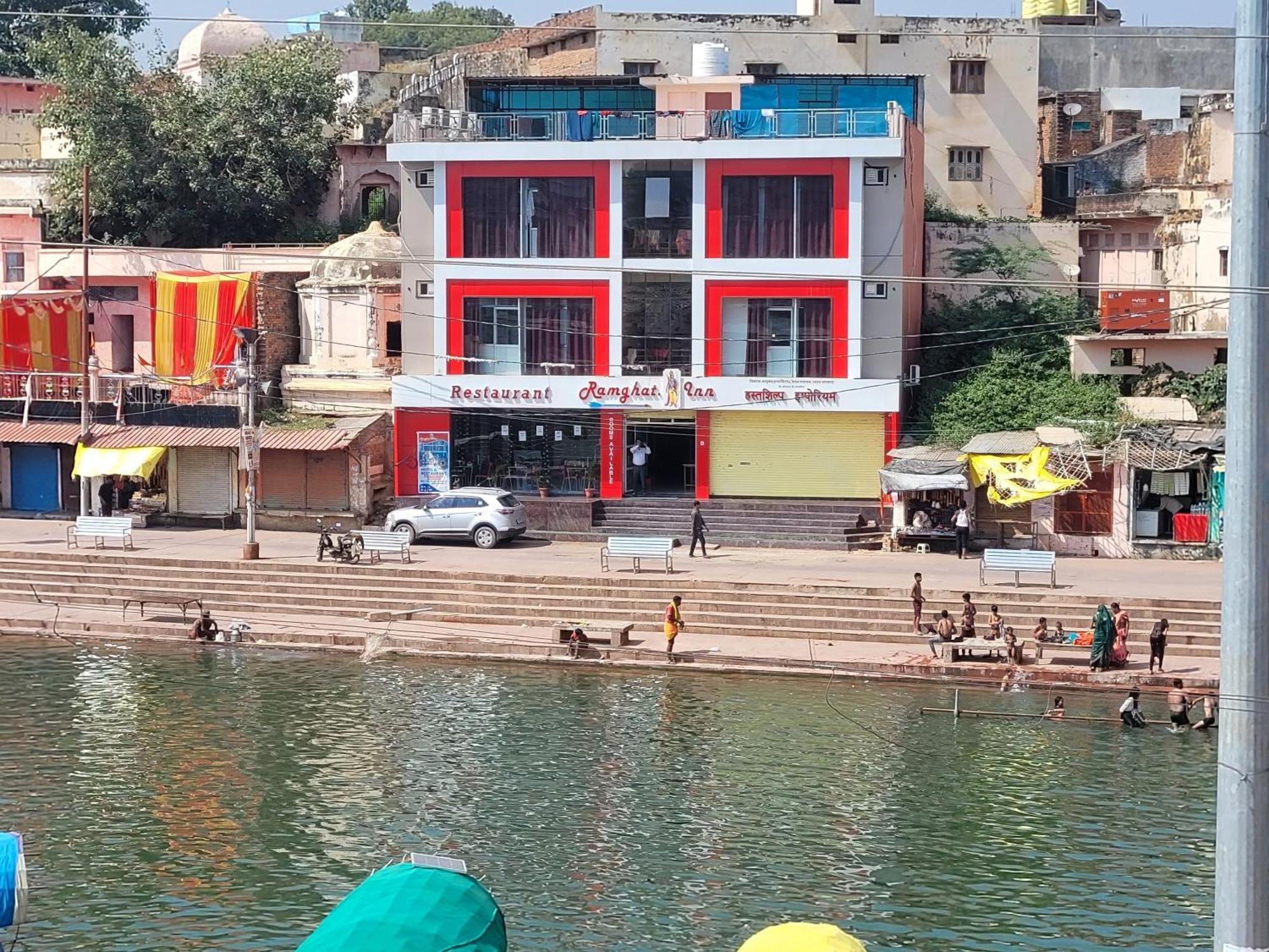 Hotel Ramghat Inn -In Front Of Mandakini River Sitapur Muafi Exterior photo